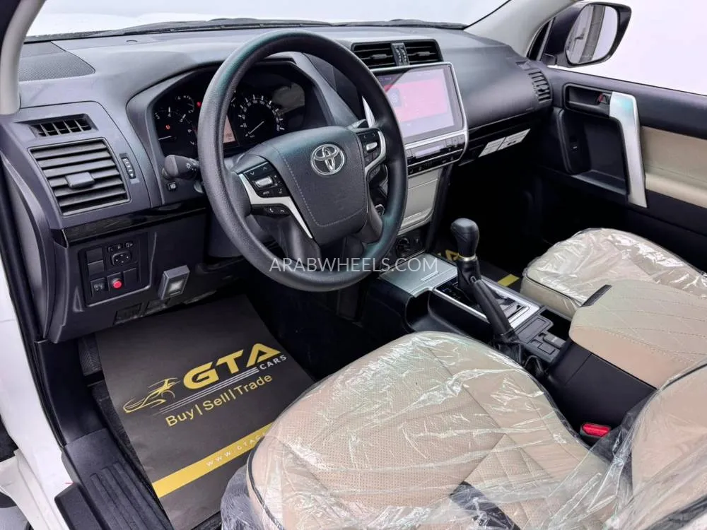 Toyota Land Cruiser Prado 2018 for Sale in Dubai Image-17