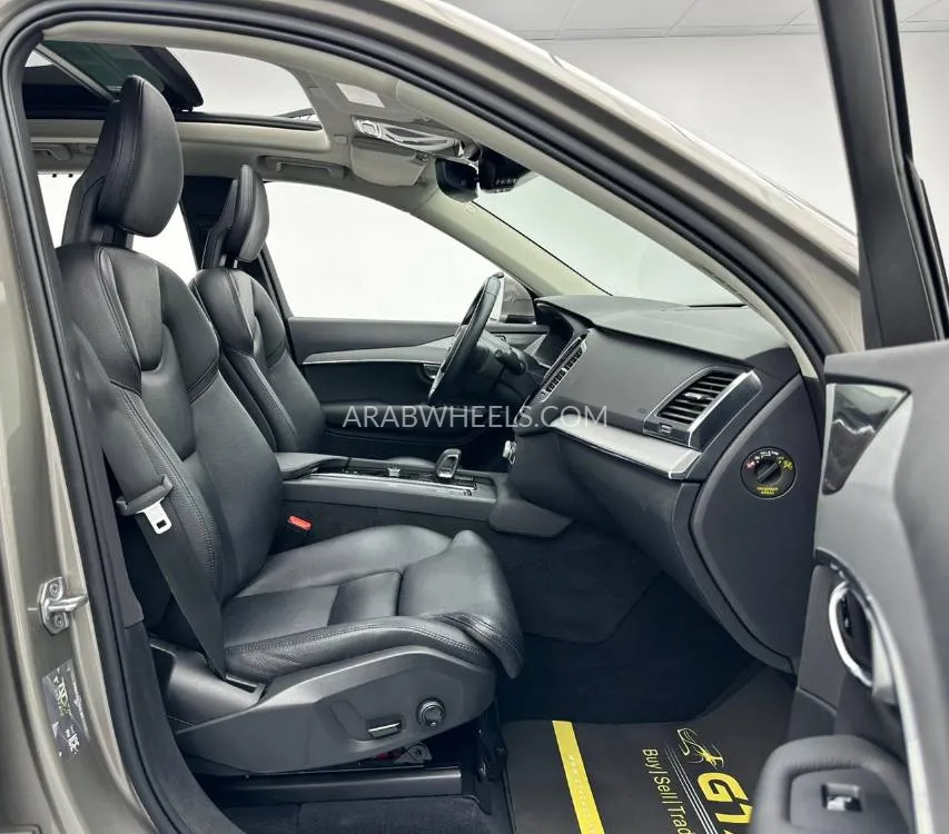 Volvo XC90 2022 for Sale in Dubai Image-17