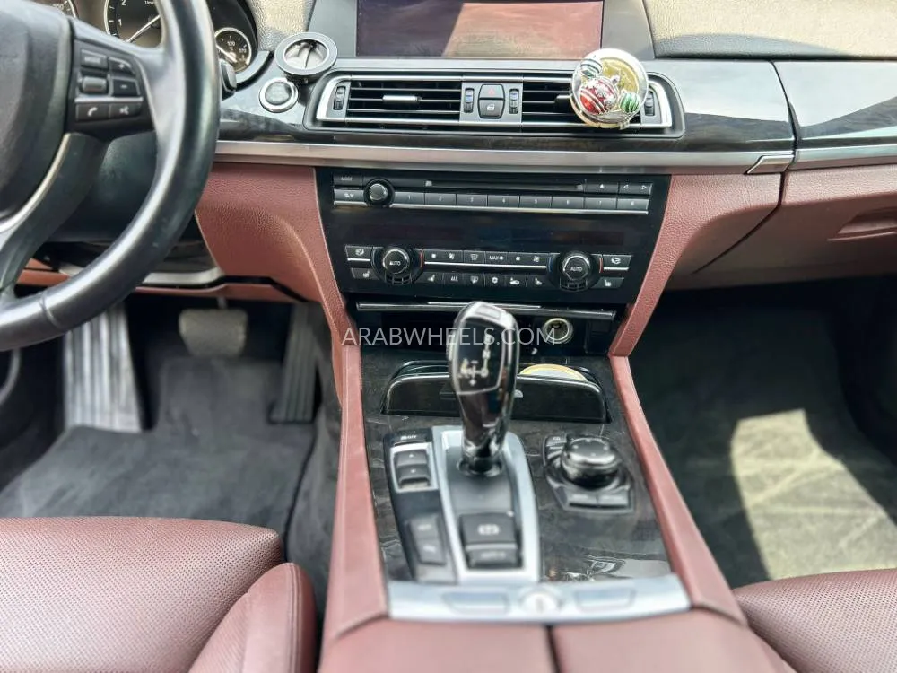 BMW 7 series 2011 for Sale in Ras Al Khaimah Image-14