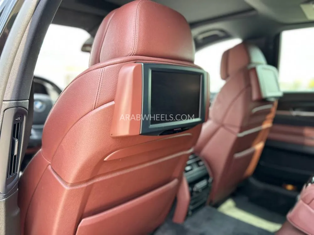 BMW 7 series 2011 for Sale in Ras Al Khaimah Image-17