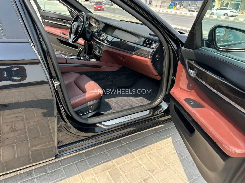 BMW 7 series 2011 for Sale in Ras Al Khaimah Image-20