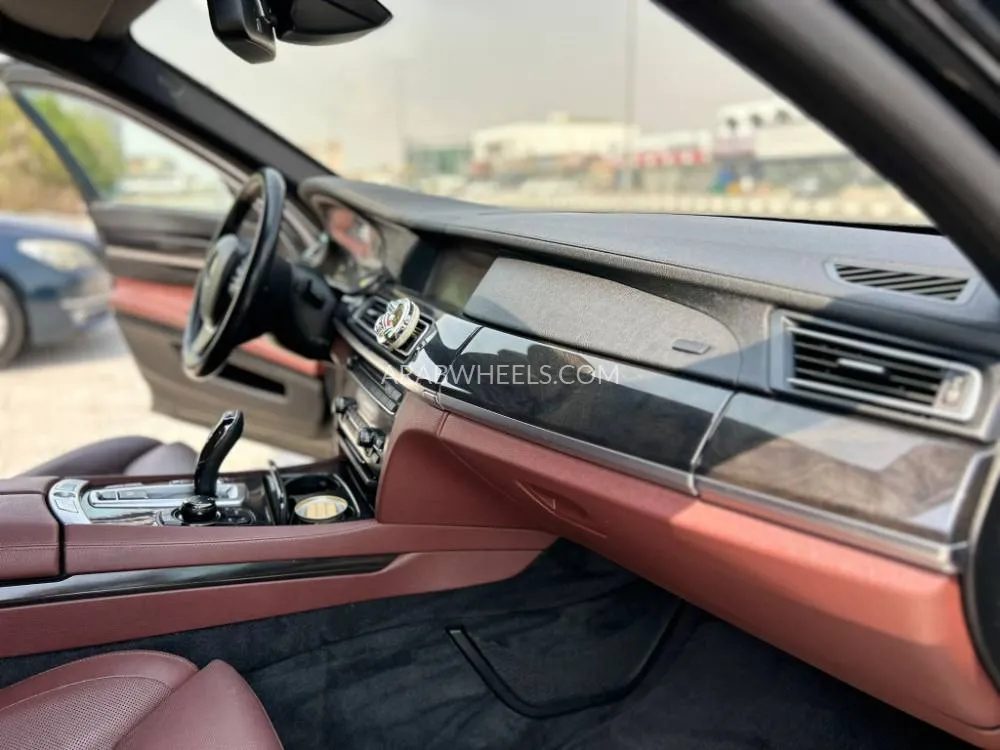 BMW 7 series 2011 for Sale in Ras Al Khaimah Image-21