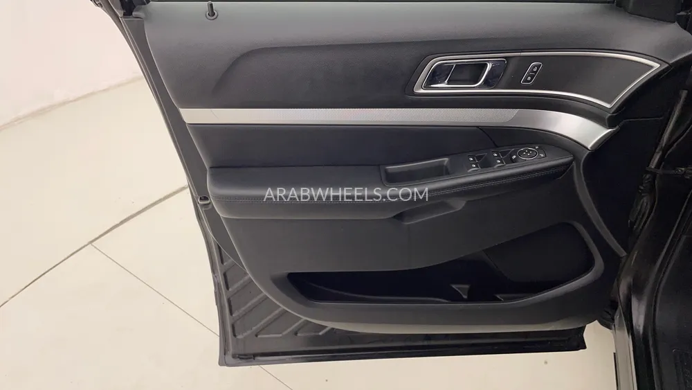 Ford Explorer 2017 for Sale in Dubai Image-19