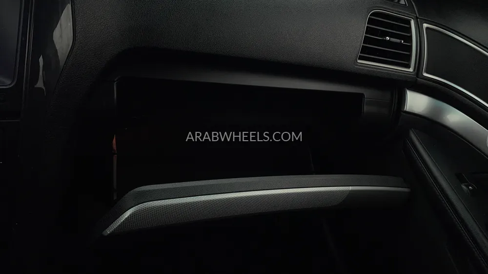 Ford Explorer 2017 for Sale in Dubai Image-31