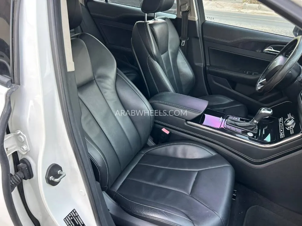 Hongqi H5 2019 for Sale in Ras Al Khaimah Image-21