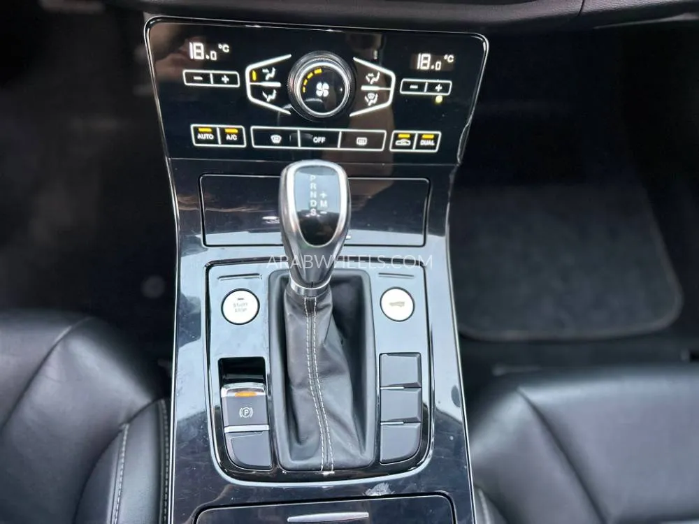 Hongqi H5 2019 for Sale in Ras Al Khaimah Image-15