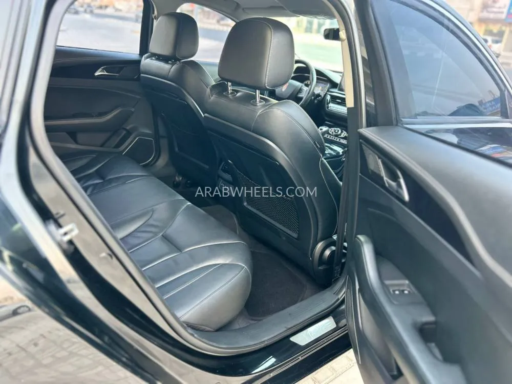 Hongqi H5 2019 for Sale in Ras Al Khaimah Image-20