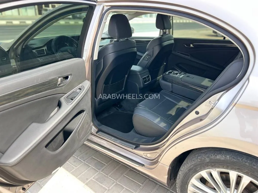 Hongqi HS7 2019 for Sale in Ras Al Khaimah Image-17