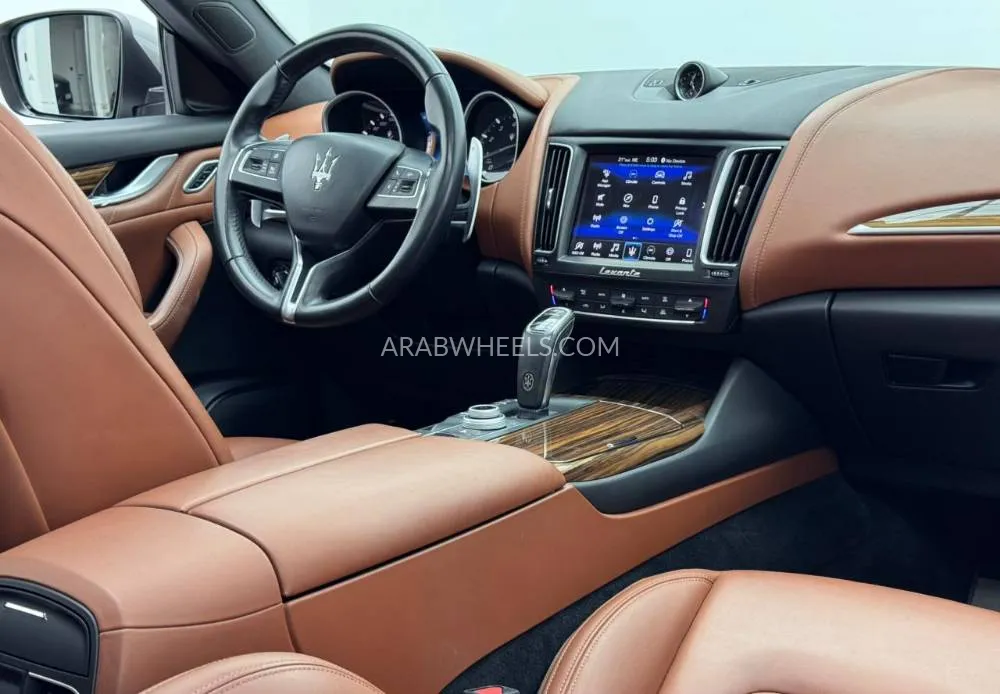 مازيراتي ليفانتي 2019 for Sale in دبي Image-7