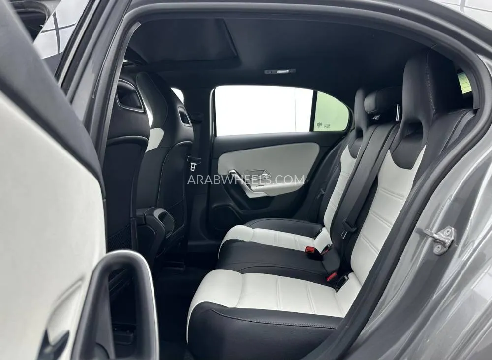 مرسيدس بنز كلاس A 2019 for Sale in دبي Image-5