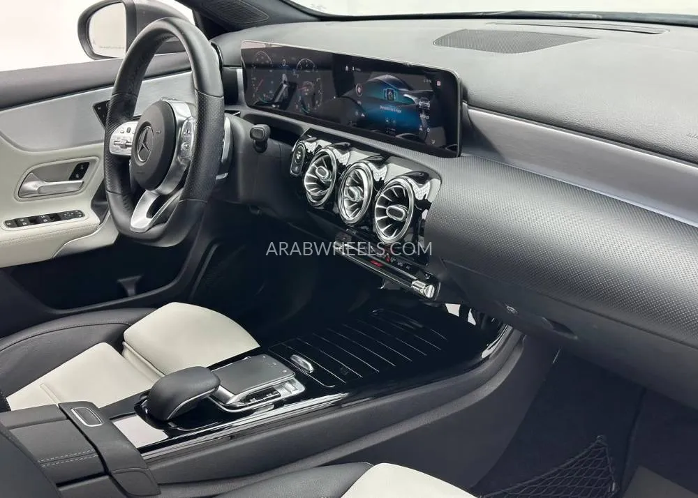 مرسيدس بنز كلاس A 2019 for Sale in دبي Image-7