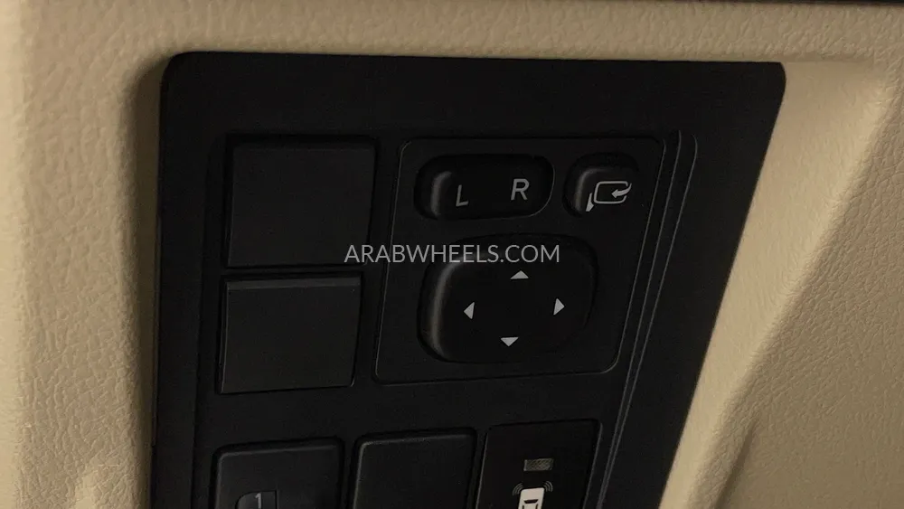 Toyota Land Cruiser Prado 2023 for Sale in Dubai Image-42