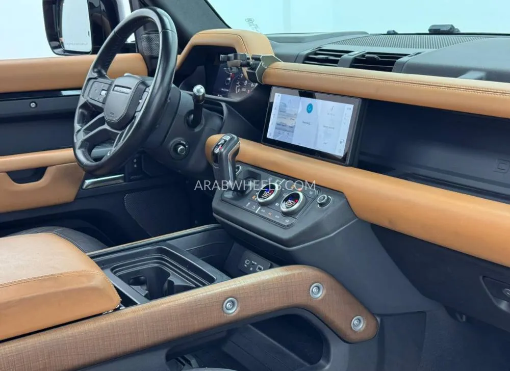 Land Rover Defender 2022 for Sale in Dubai Image-9