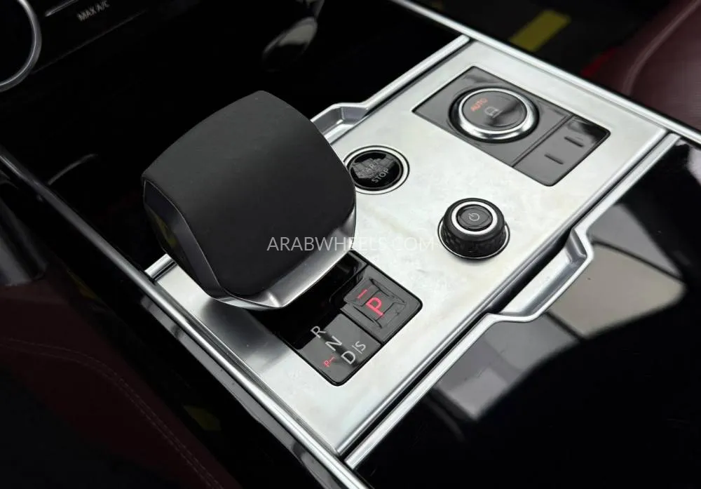 Land Rover Range Rover 2023 for Sale in Dubai Image-16