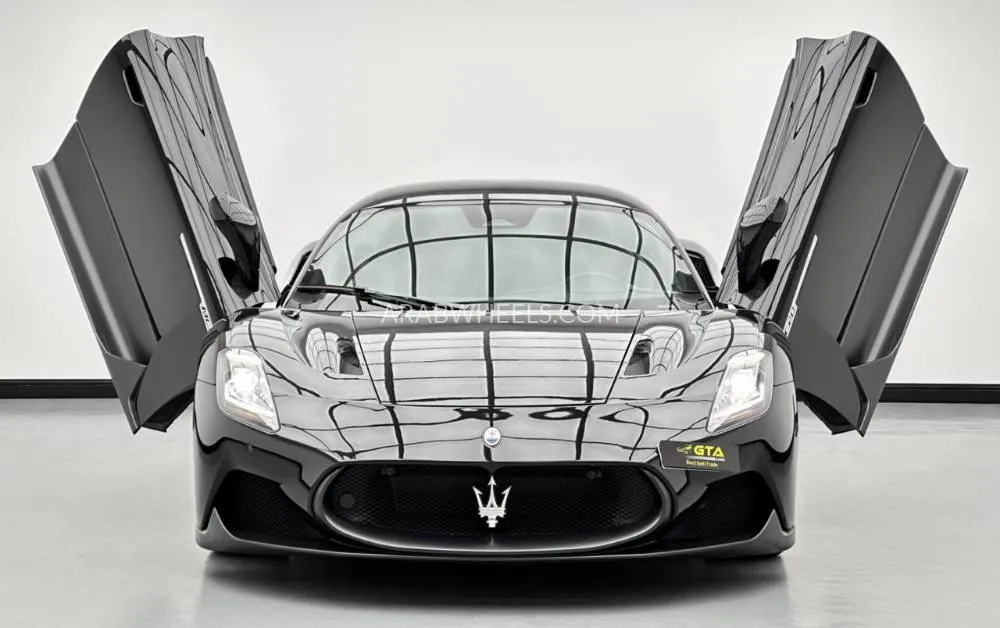 Maserati MC20 2022 for Sale in Dubai Image-2