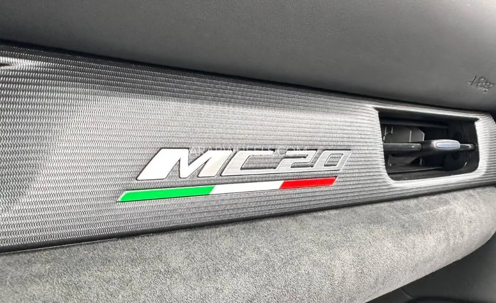 Maserati MC20 2022 for Sale in Dubai Image-8