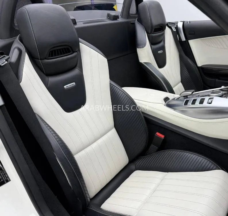 Mercedes Benz AMG GT 2020 for Sale in Dubai Image-12