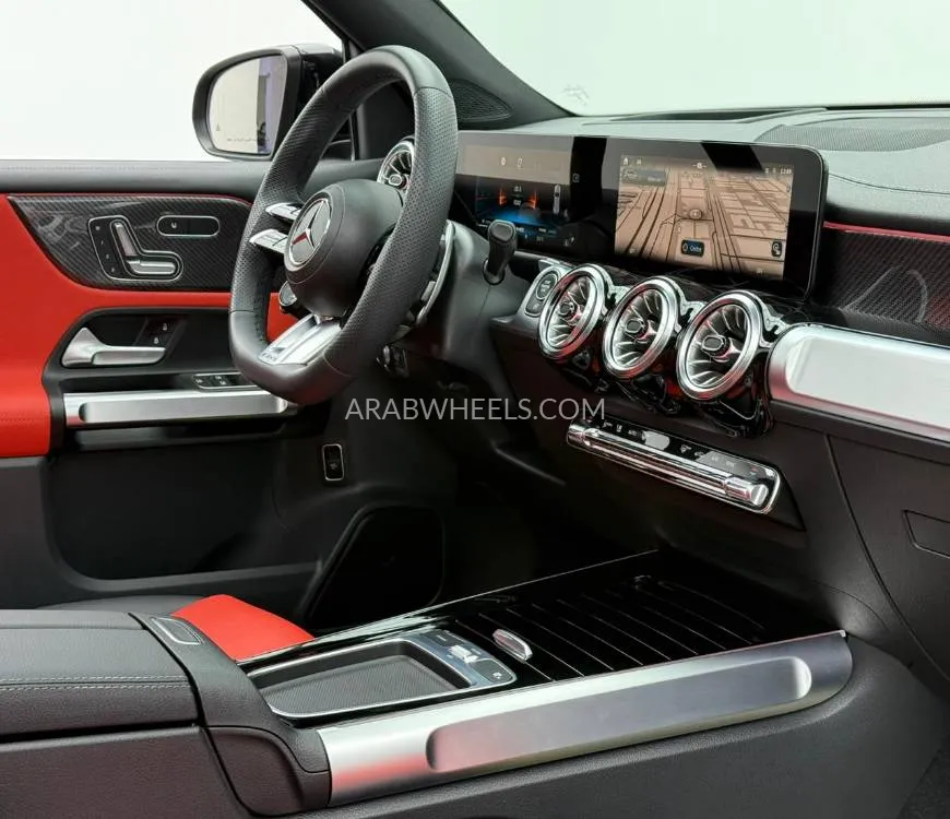 Mercedes Benz GLB 2024 for Sale in Dubai Image-7