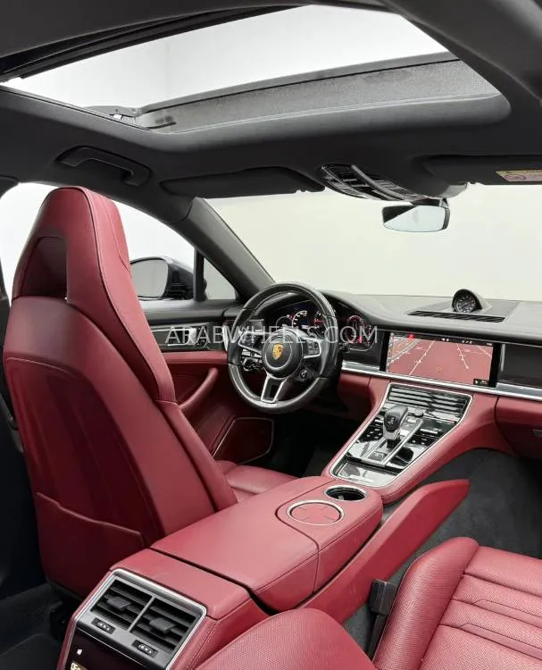 Porsche Panamera 2018 for Sale in Dubai Image-10
