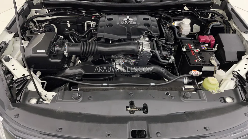 ميتسوبيشي مونتيرو سبورت 2023 for Sale in دبي Image-9