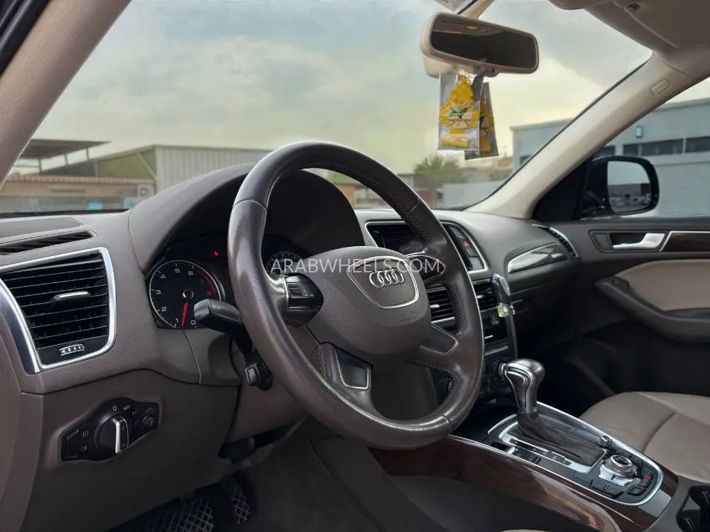 Audi Q5 2017 for Sale in Dubai Image-12