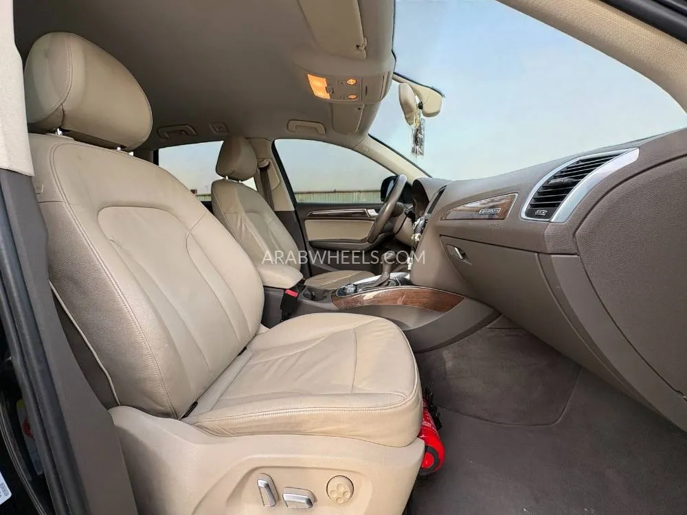 Audi Q5 2017 for Sale in Dubai Image-17
