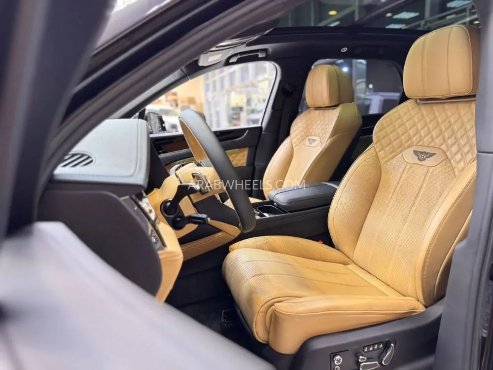 Bentley Bentayga 2022 for Sale in Dubai Image-9