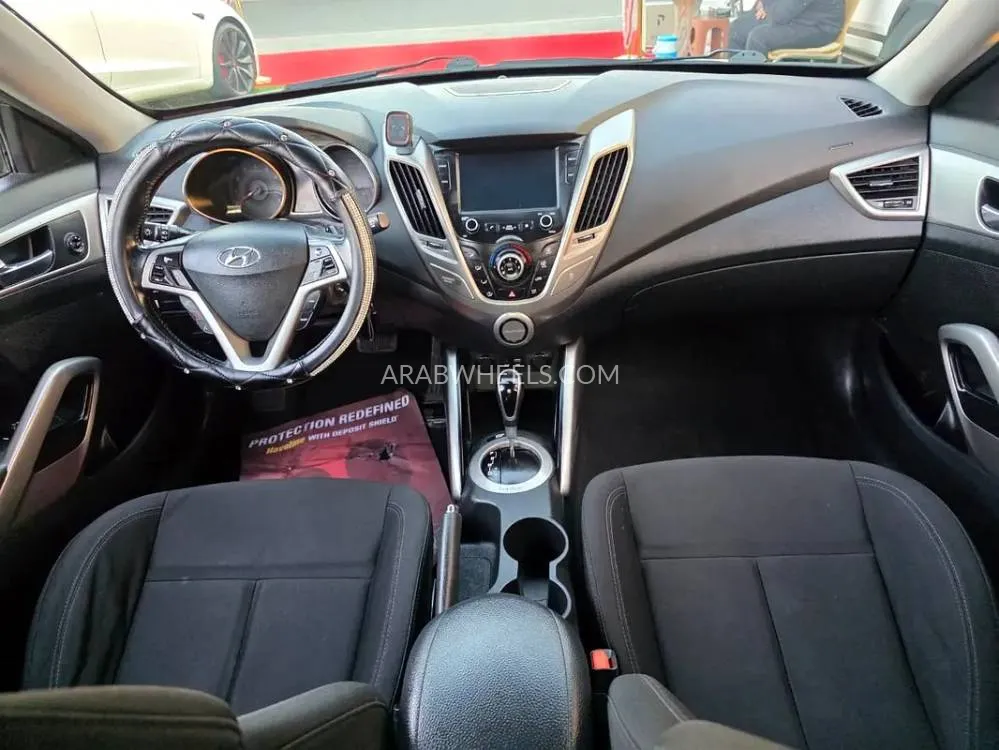 Hyundai Veloster 2017 for Sale in Sharjah Image-10