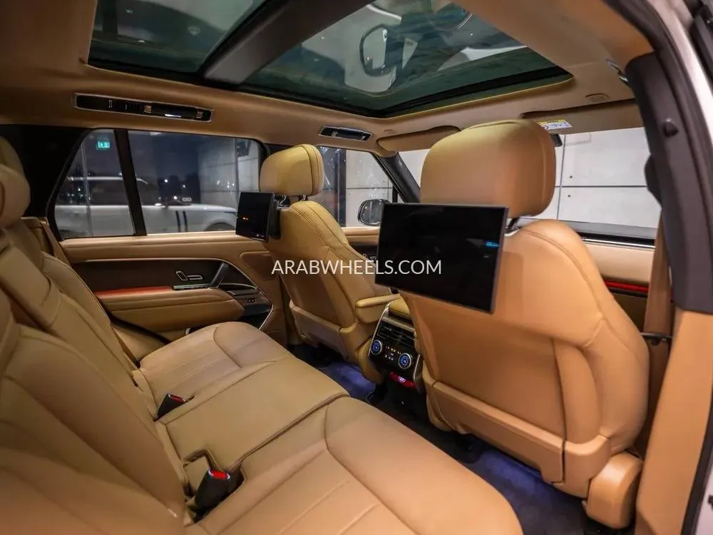 Land Rover Range Rover 2023 for Sale in Dubai Image-5