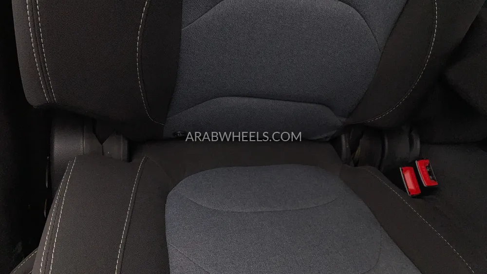 Chevrolet Captiva 2023 for Sale in Dubai Image-37