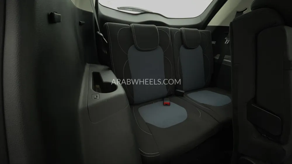 Chevrolet Captiva 2023 for Sale in Dubai Image-38