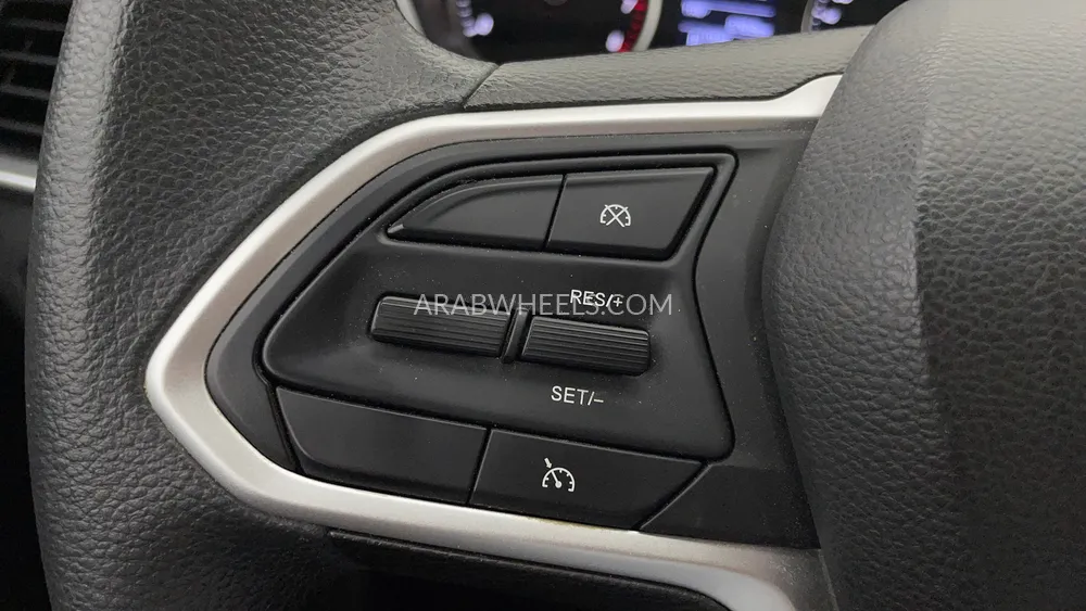 Chevrolet Captiva 2023 for Sale in Dubai Image-40