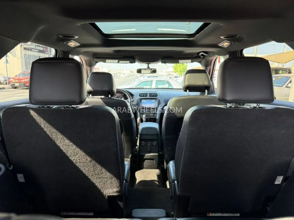 فورد إكسبلورر 2017 for Sale in الشارقة Image-12