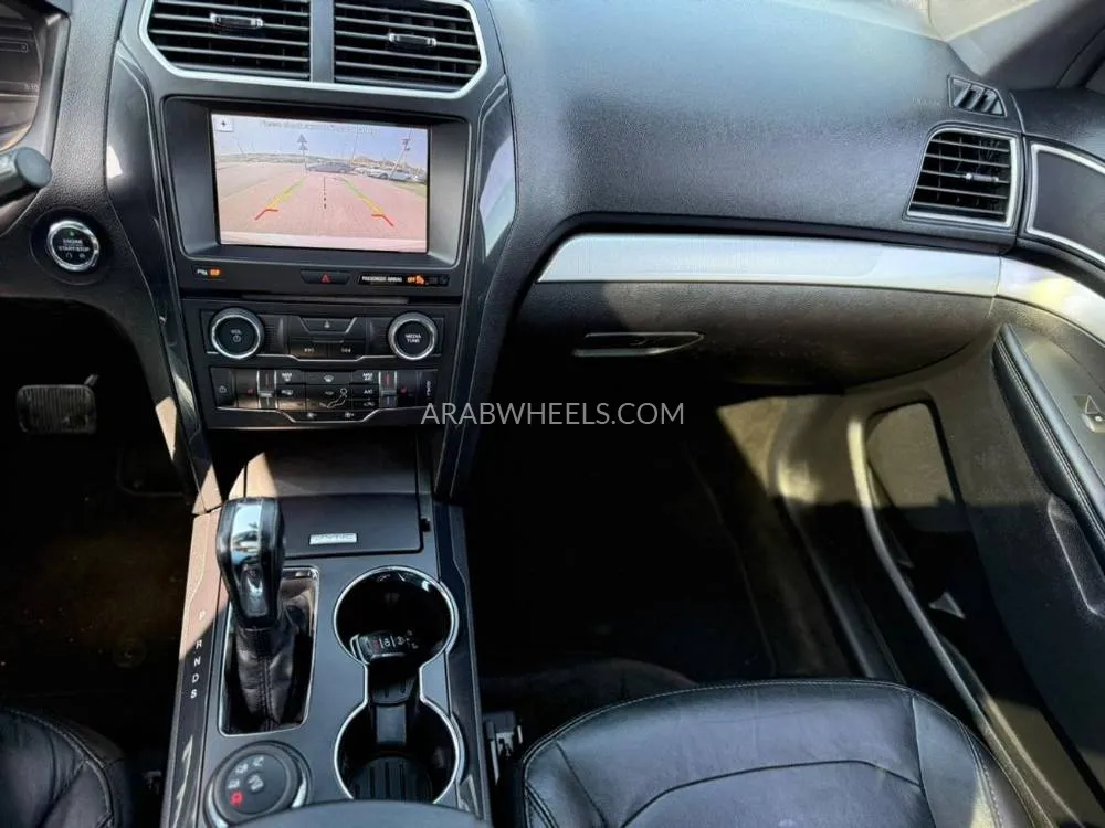 فورد إكسبلورر 2017 for Sale in الشارقة Image-18