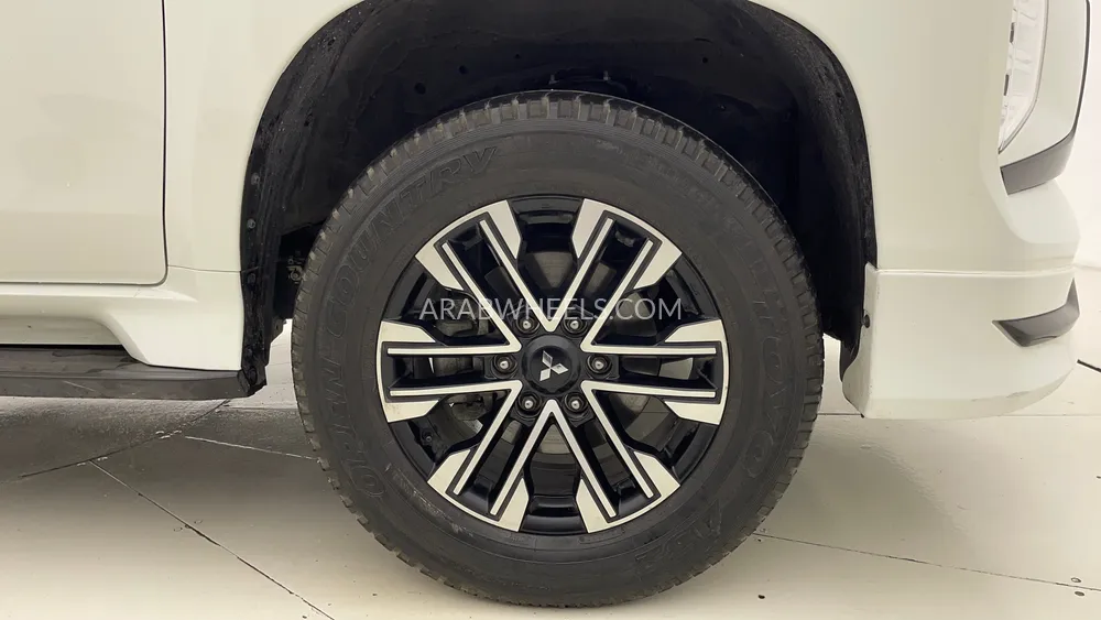 ميتسوبيشي مونتيرو سبورت 2023 for Sale in دبي Image-10