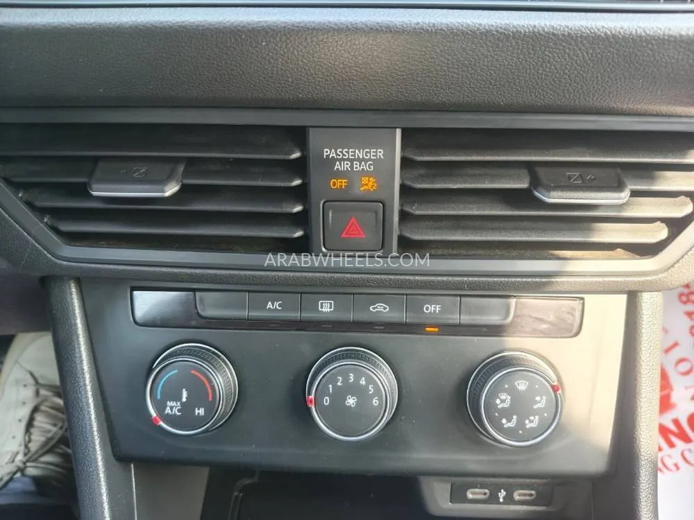 Volkswagen Jetta 2021 for Sale in Sharjah Image-13
