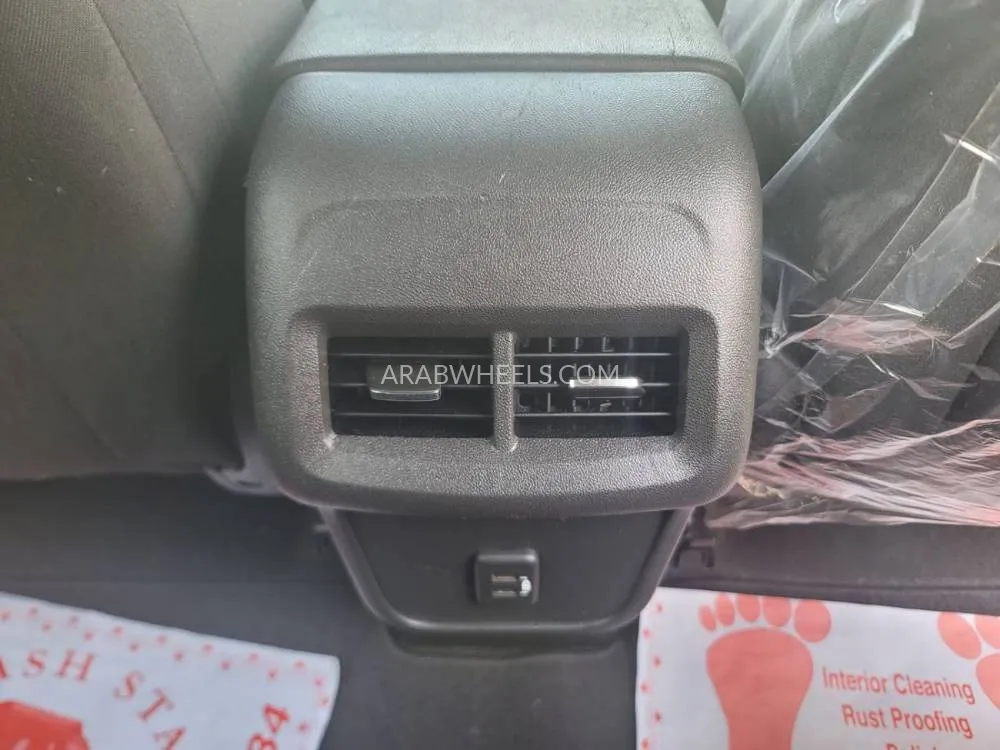 Chevrolet Equinox 2019 for Sale in Sharjah Image-18