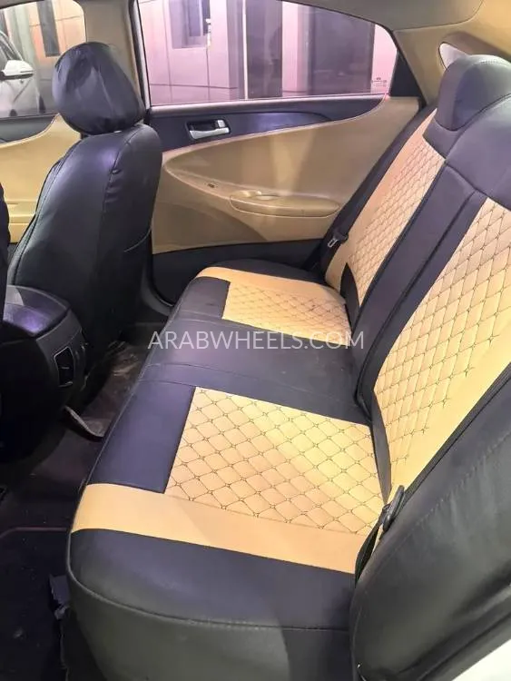 Hyundai Sonata 2011 for Sale in Ajman Image-5