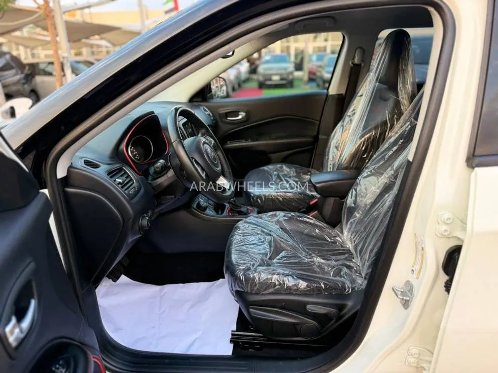 Jeep Compass 2018 for Sale in Sharjah Image-7