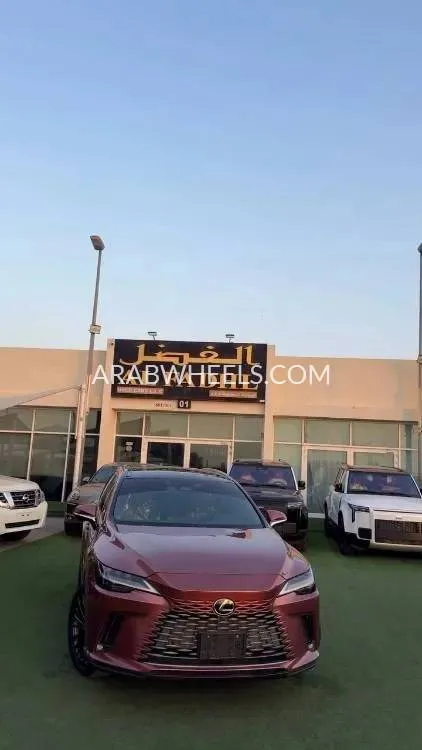 لكزس RX 2023 for Sale in الشارقة Image-2