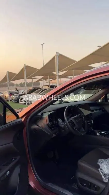لكزس RX 2023 for Sale in الشارقة Image-5