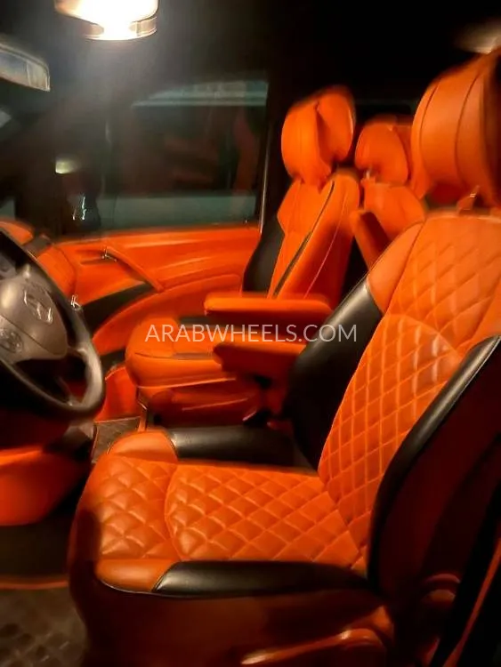 مرسيدس بنز كلاس V 2014 for Sale in أبو ظبي Image-4