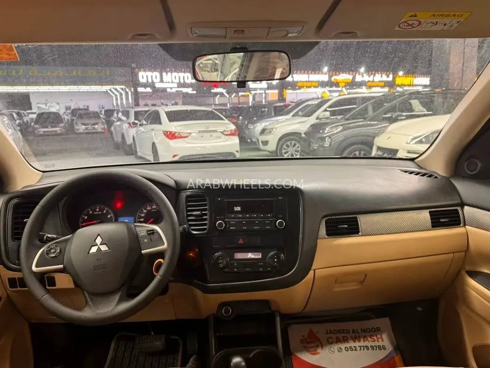 ميتسوبيشي أوتلاندر 2014 for Sale in عجمان Image-6