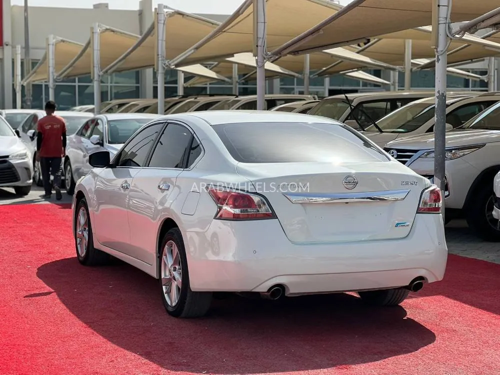 Nissan Altima 2016 for Sale in Sharjah Image-4