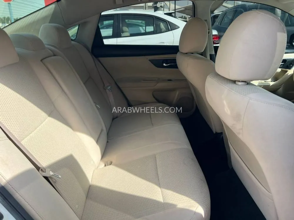 Nissan Altima 2016 for Sale in Sharjah Image-12