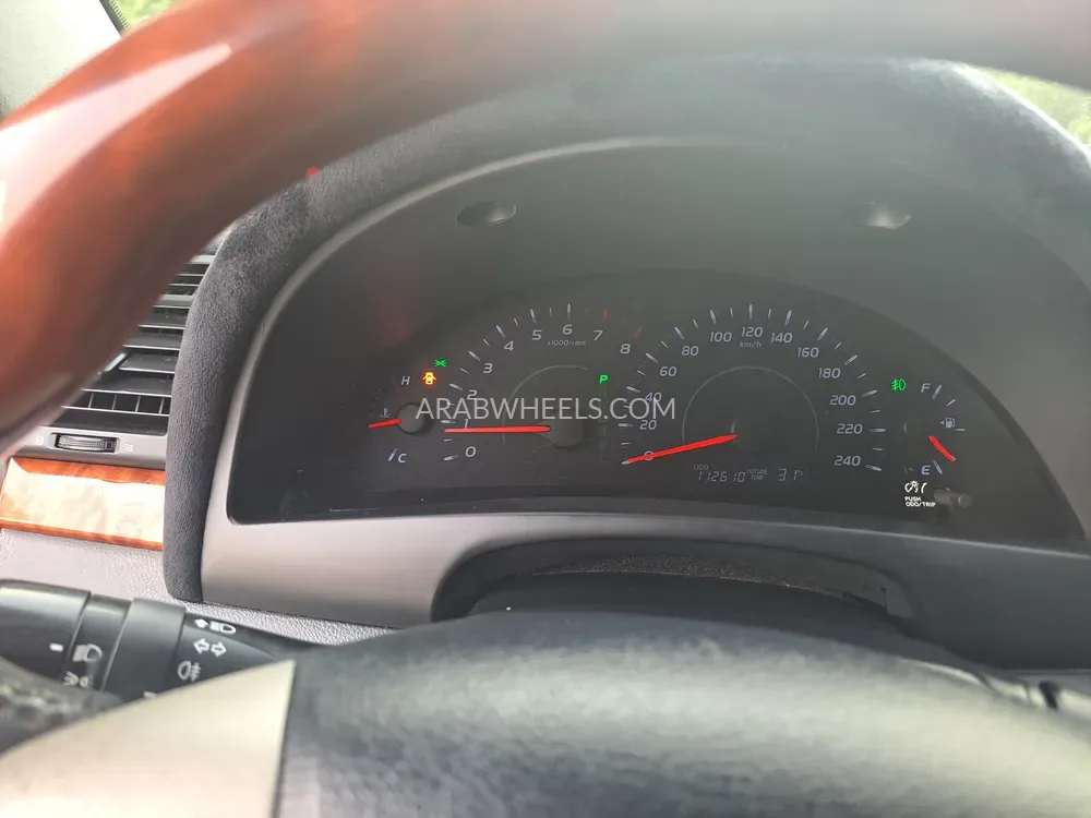 Toyota Camry 2010 for Sale in Sharjah Image-11