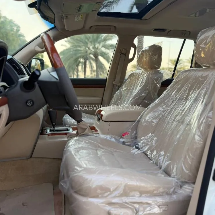 Toyota Land Cruiser 2014 for Sale in Sharjah Image-6