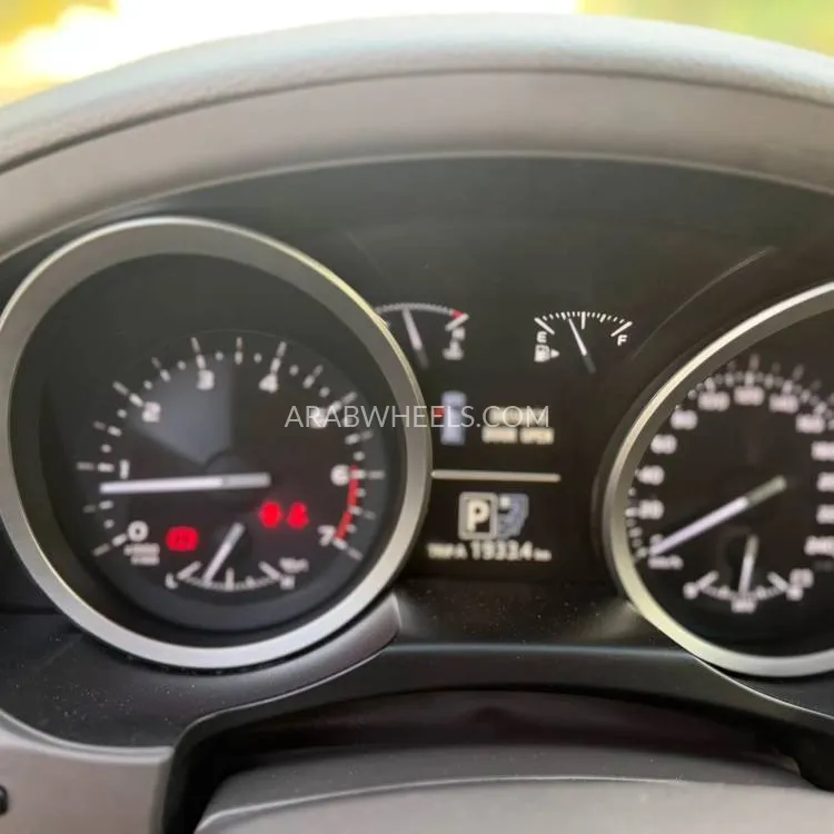 Toyota Land Cruiser 2014 for Sale in Sharjah Image-12