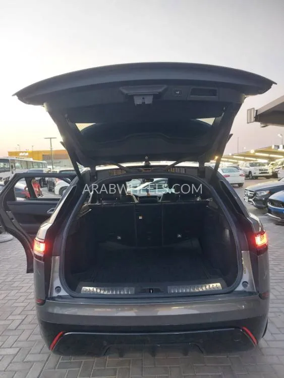 Land Rover Range Rover Velar 2018 for Sale in Sharjah Image-2