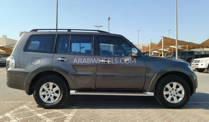 ميتسوبيشي باجيرو 2016 for Sale in الشارقة Image-7